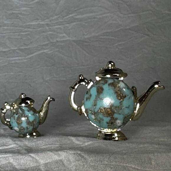 Miniature Turquoise & Gold Teapot Label Brooch Pin Set 2 sizes nice weight - Picture 3 of 7